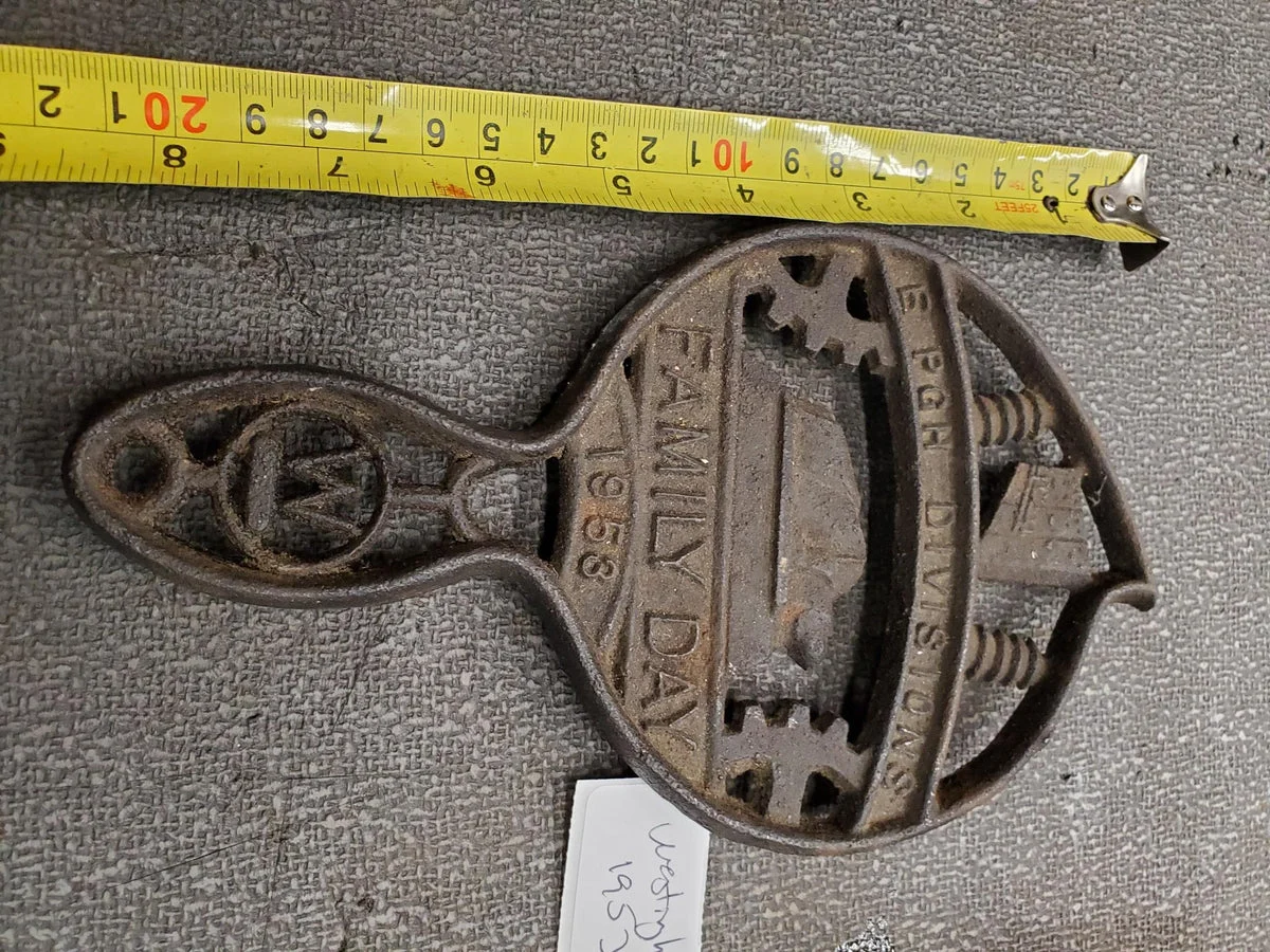 1953 Antique Cast Hot Pan holder Westinghouse Family Day Pgh Pa Collectible pitt