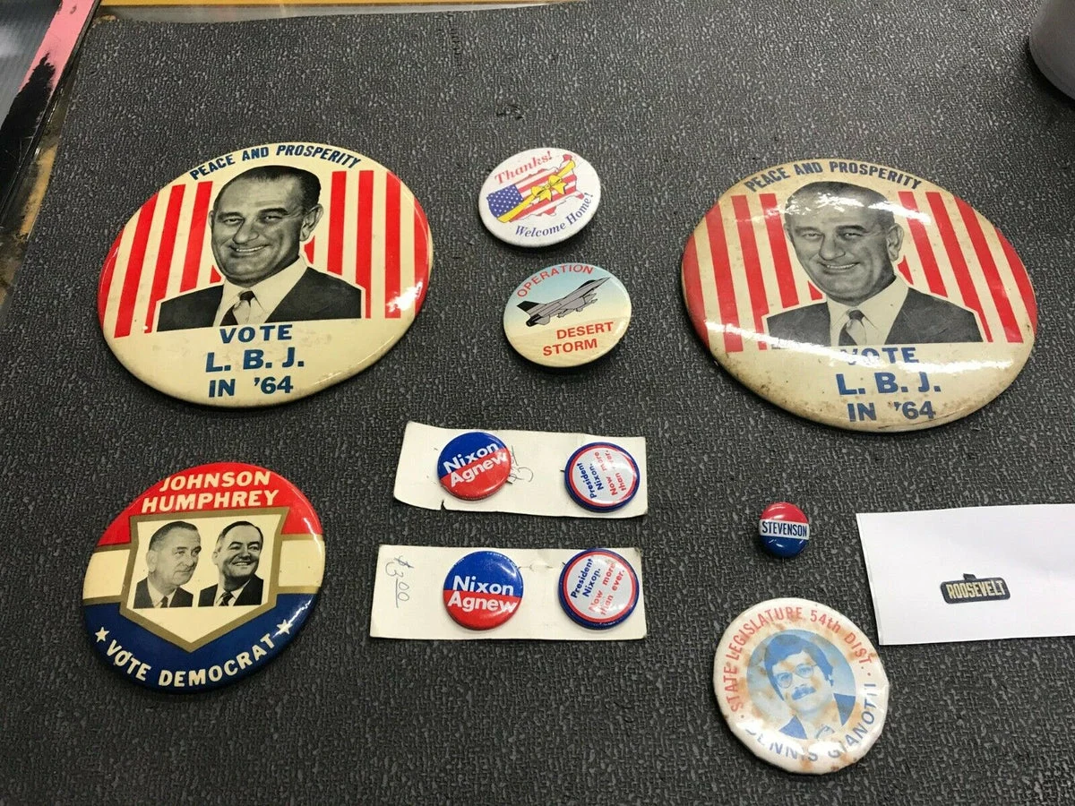 lot of presidential pins JOHNSON HUMPHREY NIXON AGNEW ROOSEVELT DESERT STORM