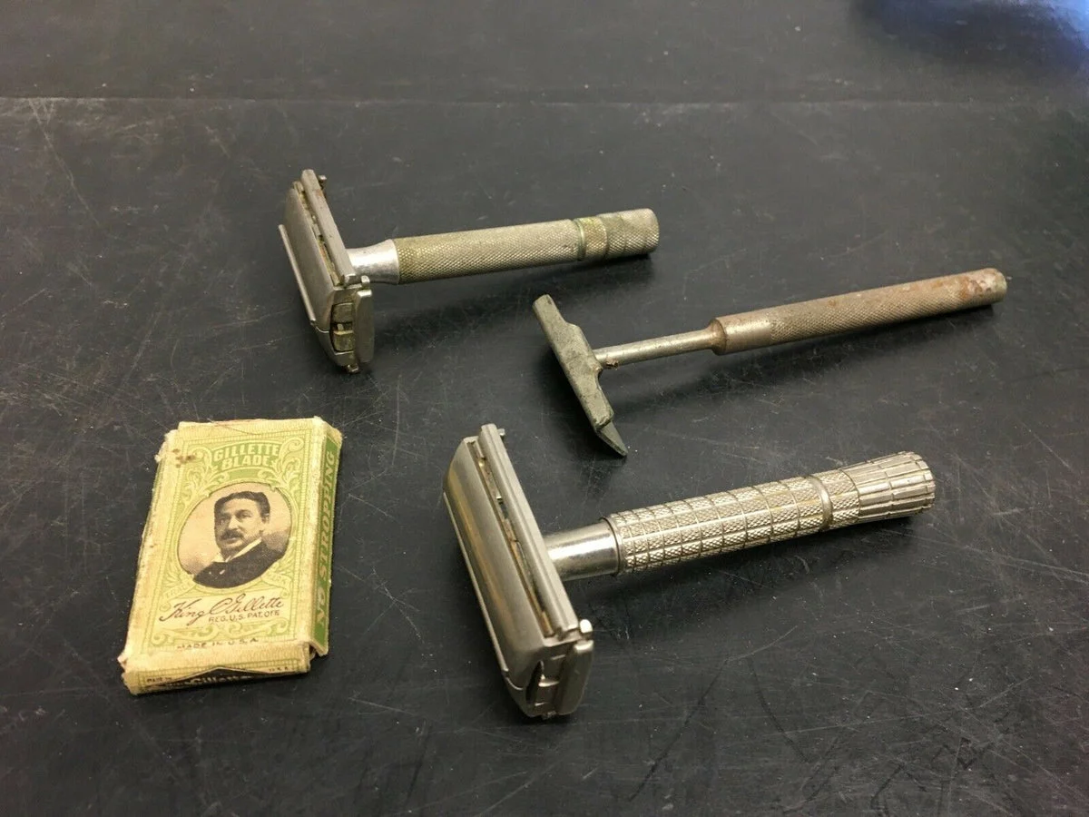VINTAGE LOT OF SAFETY RAZORS GILLETTE AND CHRISTY SHAVING BARBER BOX OF BLADES
